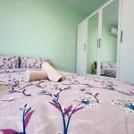 Modern Nest - Free Parking Apartmán